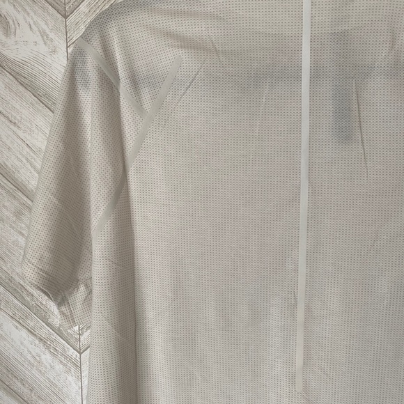 🍋Limited Edition Lululemon Shirt🍋 - Picture 9 of 10